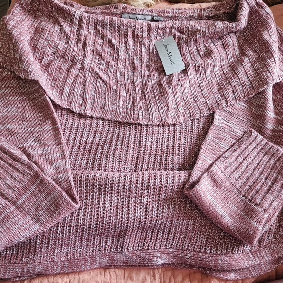 Wide Collar Off-On shoulder Sweater - Picture 2 of 2